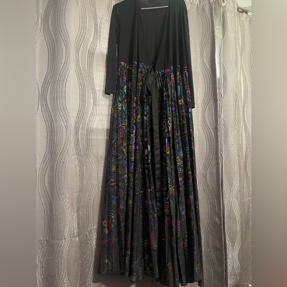 Such a beautiful dress for night parties
